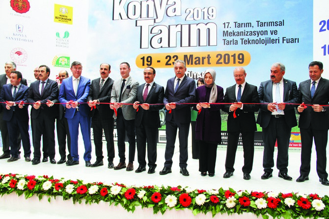 konya-kapilarini-17-kez-tarim-fuarina-acti.JPG