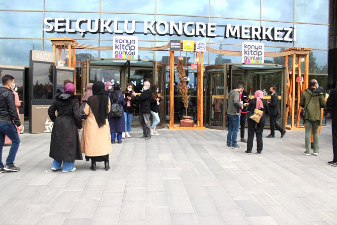 konya-kitap-gunleri-3-002.jpg