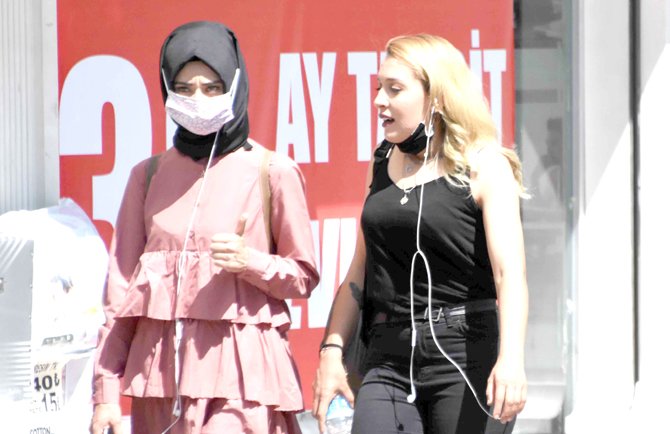 konya-koronavirus-tedbirsizligi-5.jpg
