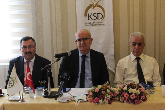 konya-sarraflar-ve-kuyumcular-derneginin-yeni-yonetimi-belli-oldu-2.jpg