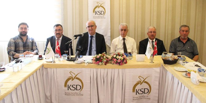 konya-sarraflar-ve-kuyumcular-derneginin-yeni-yonetimi-belli-oldu-3.jpg