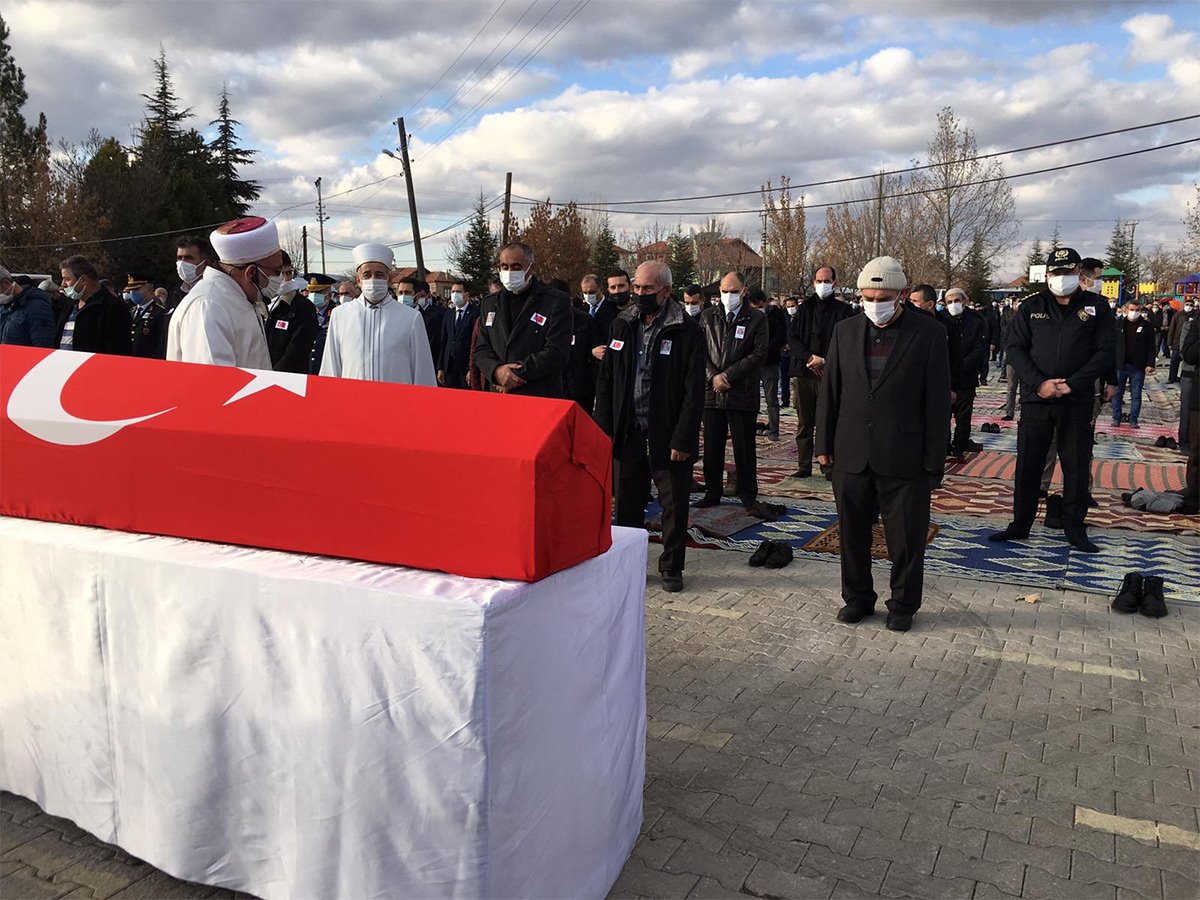 konya-sehidini-ugurladi-3.jpg