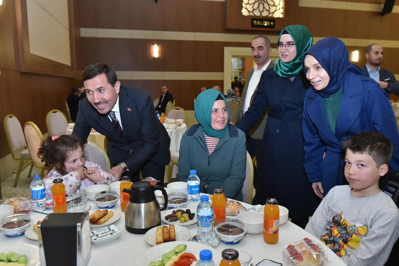 konya-yetimler-kardeslik-iftari-4.JPG