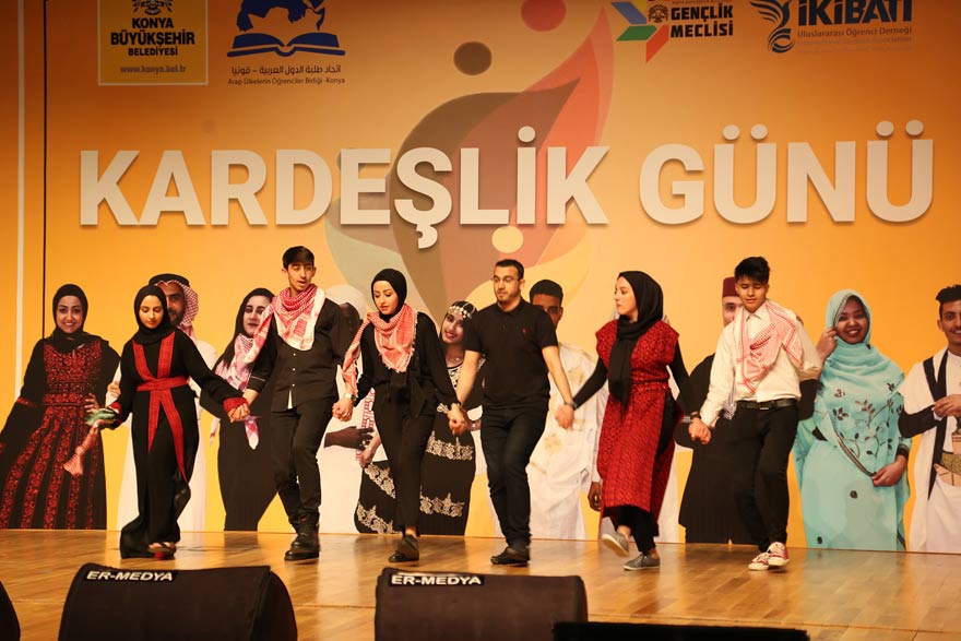 konyada-arap-ogrencilerden-dunyaya-kardeslik-mesaji2.jpg