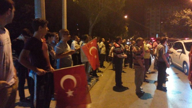 konyada-halk-tepki-icin-sokaga-dokuldu.jpeg