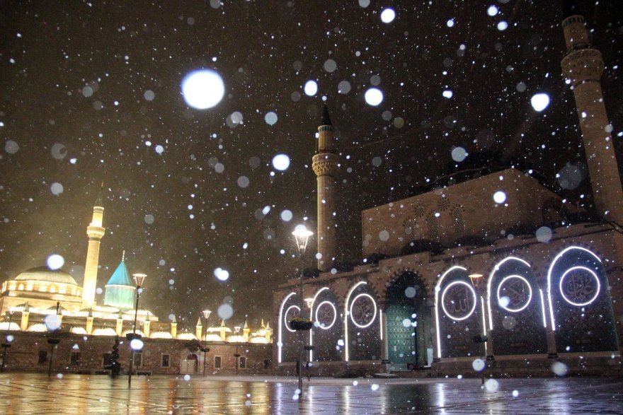 konyada-kar-yagisi-gece-etkisini-artirdi--(1).jpg