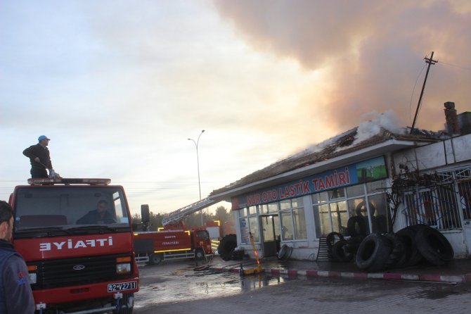 konyada-oto-lastik-tamirhanesinde-yangin-cikti-1.jpg