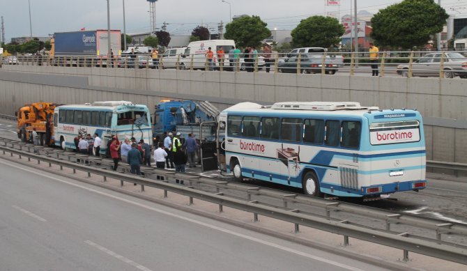 konyada-zincirleme-trafik-kazasi-1.jpg konyada-zincirleme-trafik-kazasi-1.jpg
