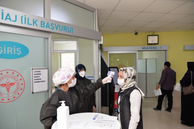 konyadaki-hastanelerde-yeni-normal-donem-basladi-1.jpg