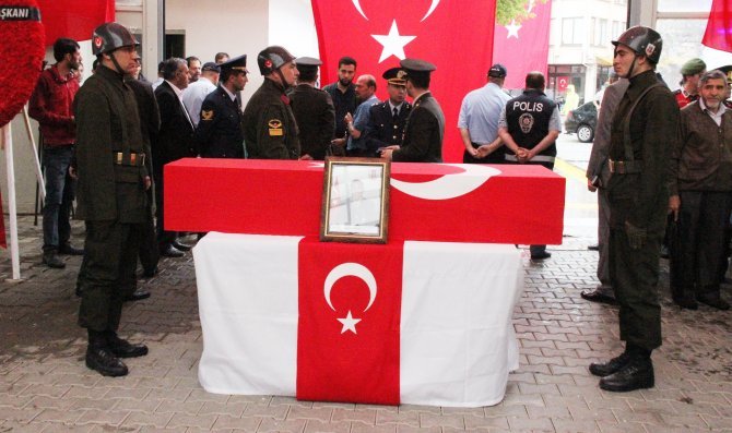 konyali-sehit-uzman-cavus-son-yolculuguna-ugurlandi--(1).jpg