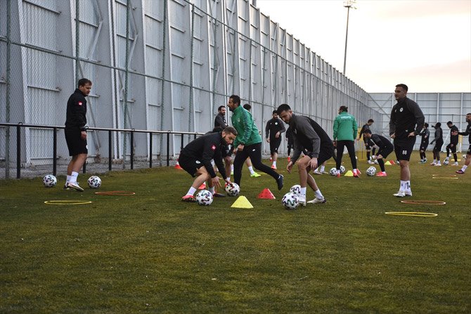 konyaspor-antrenman-3.jpg