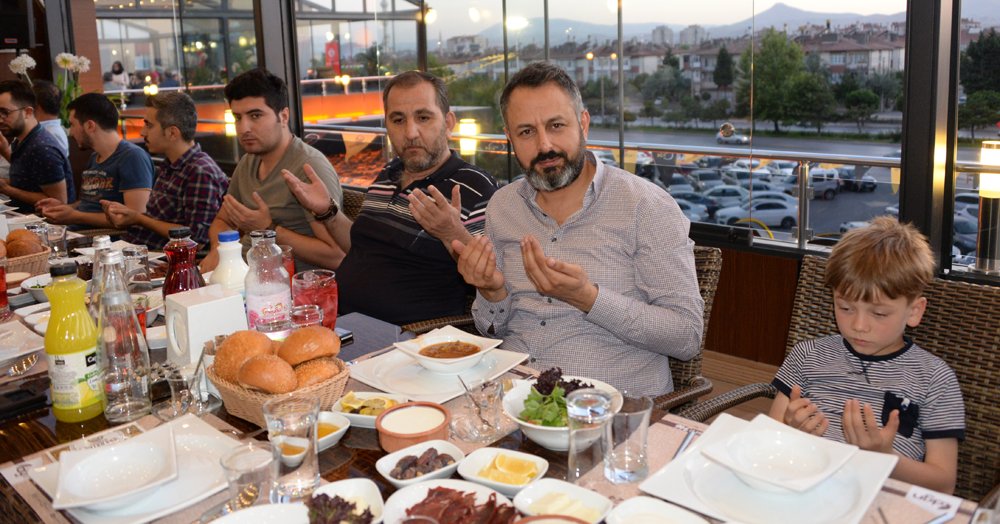 konyaspor-iftar6-001.jpg
