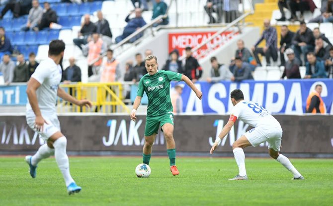konyaspor-rakibine-ustun-001.jpg