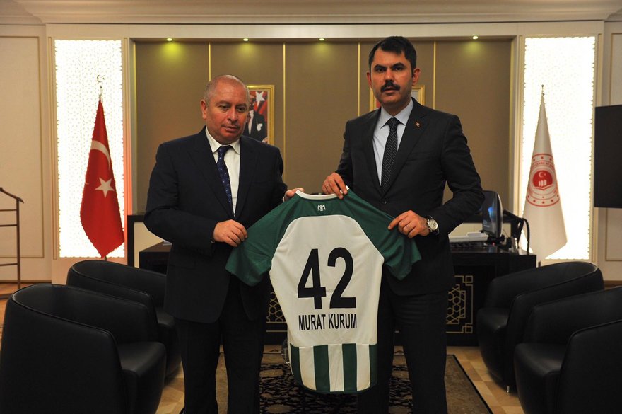 konyaspordan-bakan-murat-kuruma-iade-i-ziyaret2.jpg