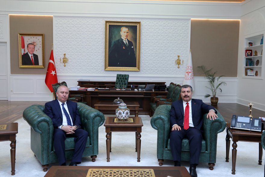 konyaspordan-saglik-bakani-fahrettin-kocaya-ziyaret4.jpg