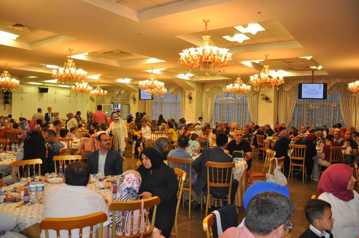 koruyucu-aile-iftar-programi-duzenlendi-2.jpg