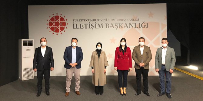 leyla-sahin-ustadan-dijital-gosterim-merkezine-ziyaret-2.jpg