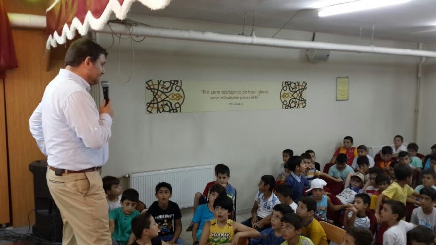 lokman-koyuncuoglu-genc-komek-ogrencilerine-seminer-verdi--(2).jpeg