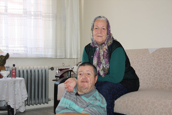marmara-depreminin-izlerini-silen-engelli-vatandas-konyada-hayata-tutundu-4.jpg