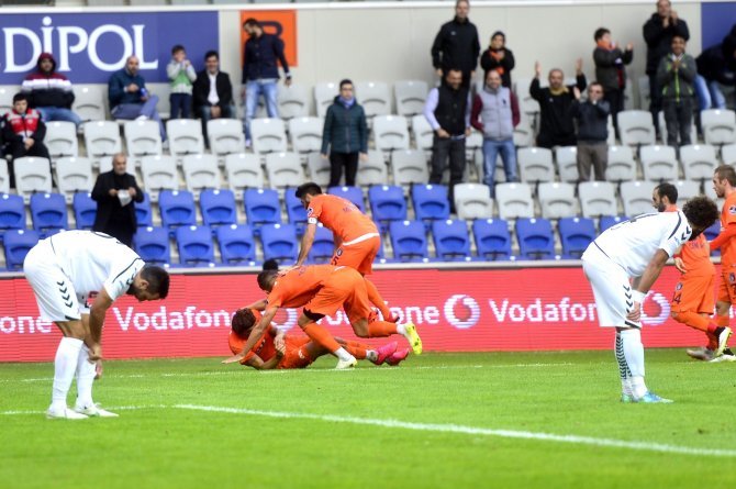 medipol-basaksehir-ile-torku-konyaspor-maci-1-001.jpg medipol-basaksehir-ile-torku-konyaspor-maci-1-001.jpg