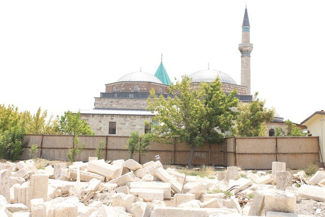 mevlana-muzesinin-duvarlari-yeniden-yapiliyor-11.JPG