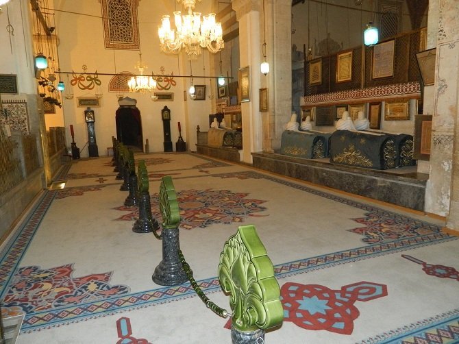 mevlana-muzesinin-halilari-degistirildi-3.JPG