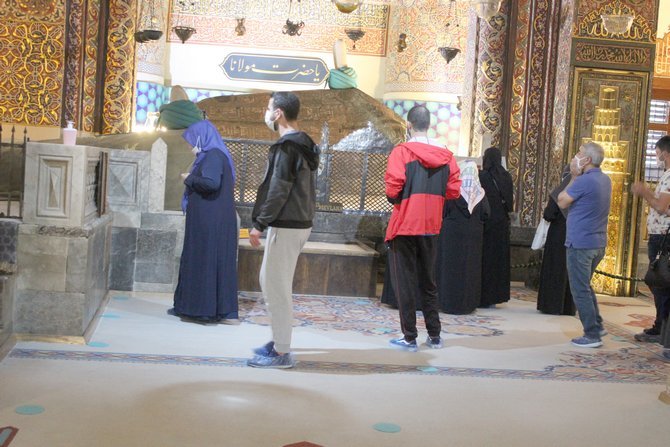 mevlana-turbesi-ziyareti-1.JPG