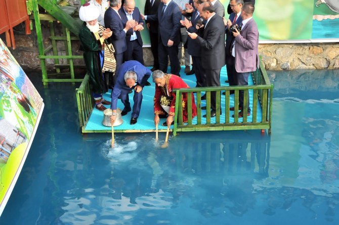 nasreddin-hoca-mayayi-caya-caldi-2.jpg nasreddin-hoca-mayayi-caya-caldi-2.jpg