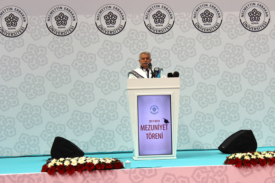 necmettin-erbakan-universitesinde-mezuniyet-heyecani-(2).png