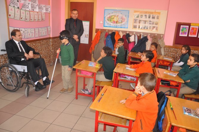 ogrenciler-engelli-olmayi-yasayarak-ogrenecek-2.jpg