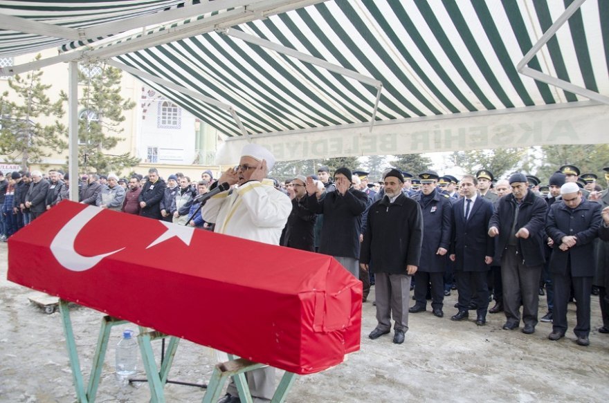 pilot-ondulun-cenazesi,-konyada-topraga-verildi-2.jpg