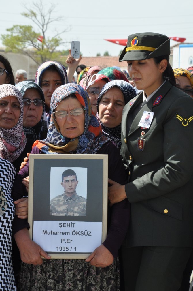 piyade-er-muharrem-oksuz-topraga-verildi.jpg piyade-er-muharrem-oksuz-topraga-verildi.jpg