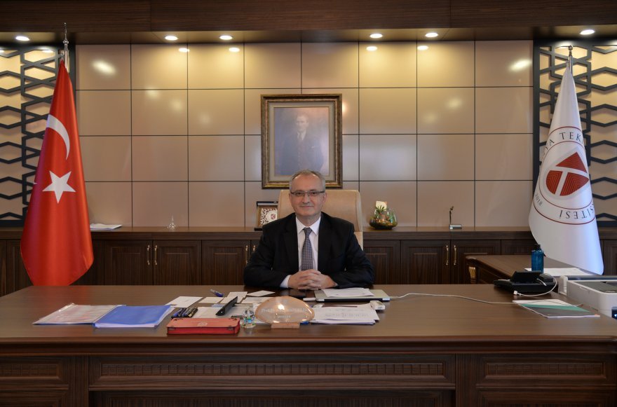 rektor-prof-dr-babur-ozcelik.jpg