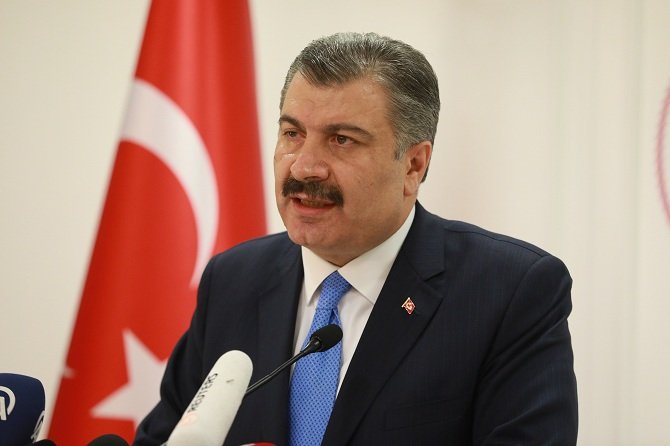 saglik-bakani-fahrettin-koca-duzenledigi-basin-toplantisinda-turkiyedeki-ilk-koronavirus-vakasini-acikladi.jpg