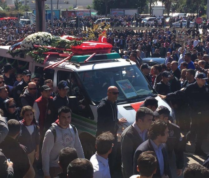 sehit-coskun-nazilliyi-son-yolculuguna-on-binler-ugurladi--(3).jpg