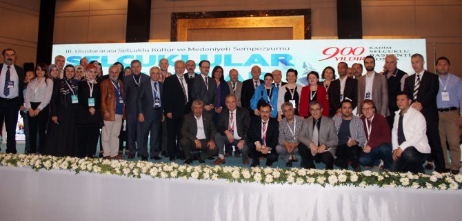 selcuklular-ve-haclilar-sempozyumu-tamamlandi-1.jpg