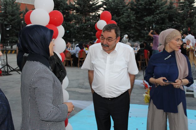 selsiad-hanim-kollarinin-kimsesiz-kiz-cocuklarina-iftar-yemegi-(4).jpg