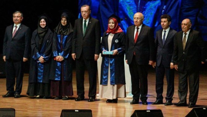 seyda-nur-ersoz-odulunu-erdogandan-aldi-2.jpg seyda-nur-ersoz-odulunu-erdogandan-aldi-2.jpg