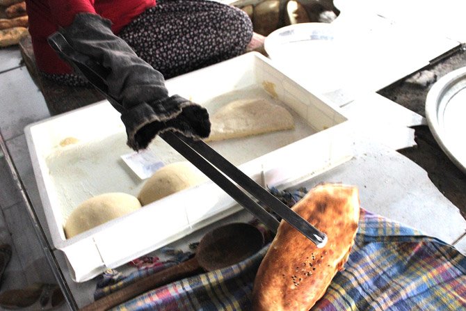 tandir-ekmegi-konyada-yasatiliyor-4.jpg