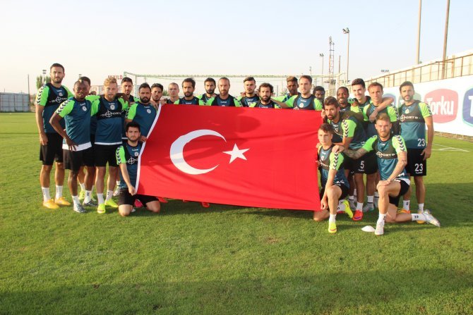 torku-konyasporlu-futbolculardan-terore-lanet.jpg