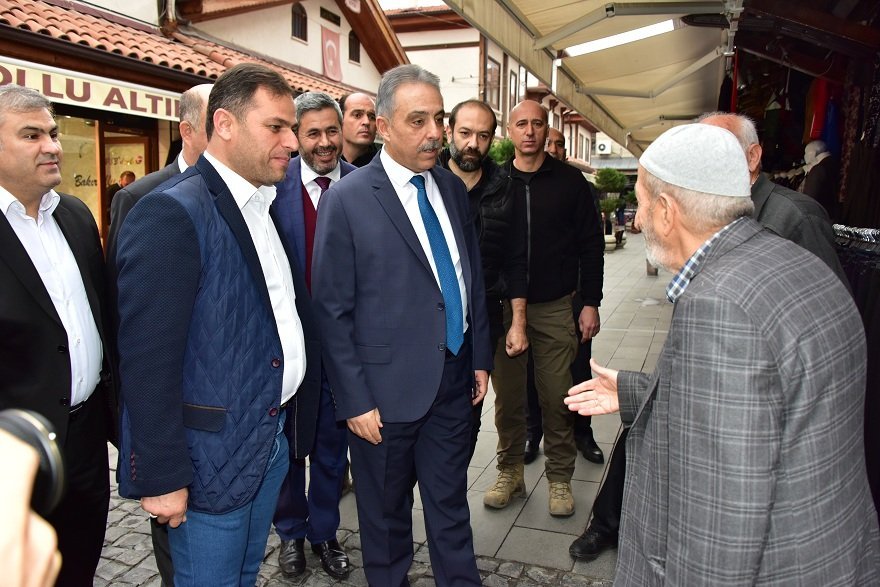 vali-toprak-esnafimizla-bir-araya-gelmek-bana-enerji-veriyor-haber-fotolari-1.JPG