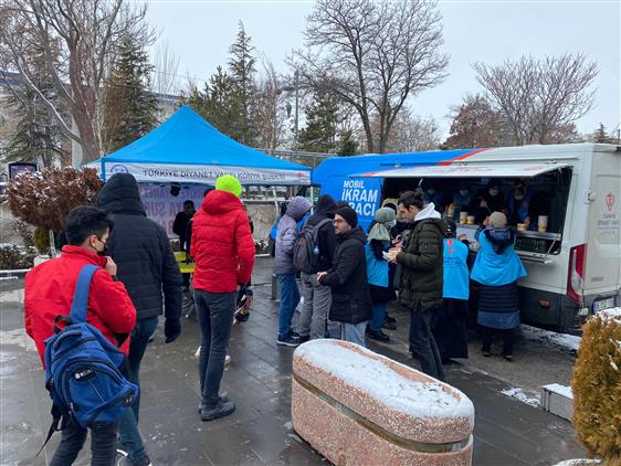 vatandaslara-sicak-corba-ikram-edildi4.jpg