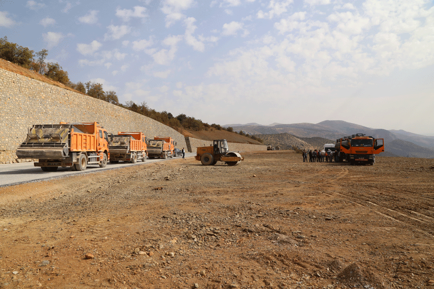 yerkopru-selalesi-yolu-asfaltlaniyor-(2).gif
