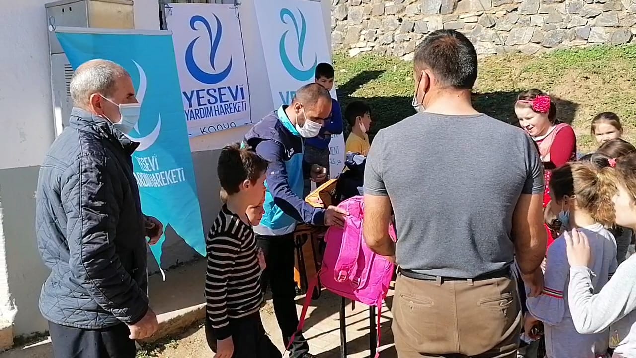 yesevi-derneginden-yurtdisindaki-turk-koylerine-yardim-6.jpeg