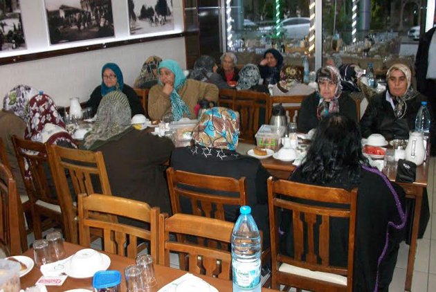 yoruk-ve-turkmenler-dernegi-iftar-(1).jpg